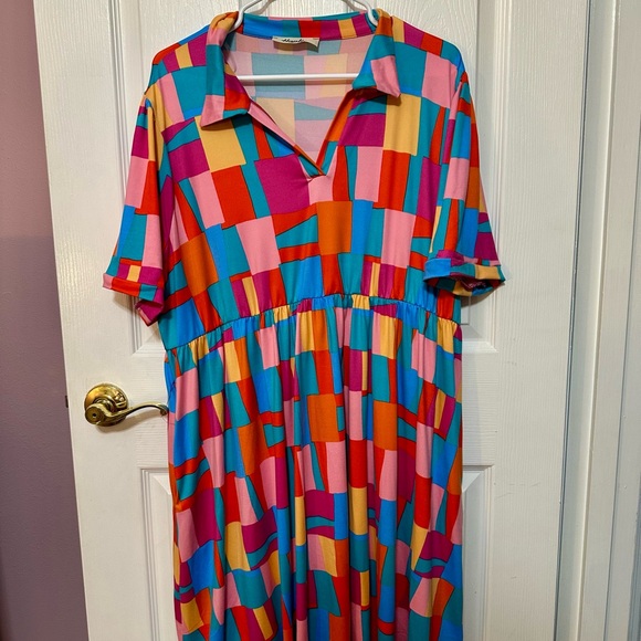 Haptics Dresses & Skirts - Haptics Size Large Vibrant Geometric V Neck Collared Dress